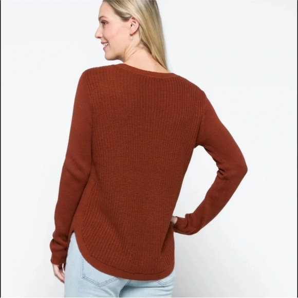 🍀 RD STYLE NWT STITCH FIX EXCLUSIVE JOSELYN VNECK SWEATER - Picture 2 of 6